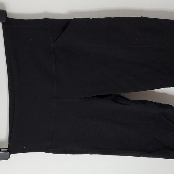 Lululemon black size 4 cropped leggings - Picture 2 of 7